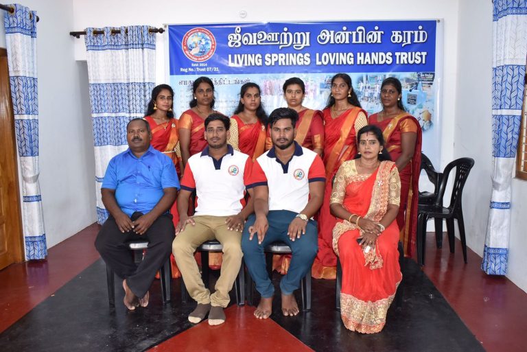 முல்லைத்தீவு மாவட்டத்தில் இலவச தையல் பயிற்சி ஆரம்பிக்கப்பட்டமை