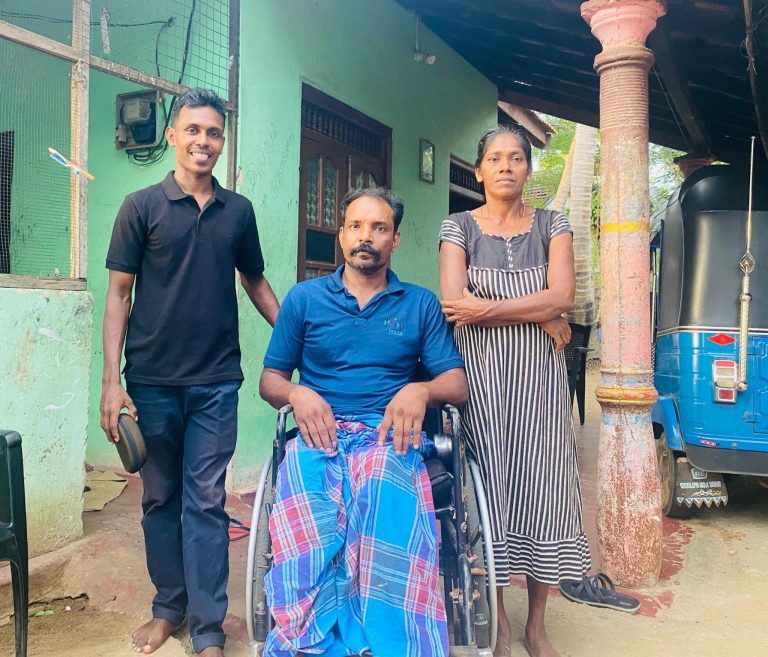 திருகோணமலையில் முன்னாள் போராளி ஒருவருக்கு வாழ்வாதார உதவி வழங்கப்பட்டமை